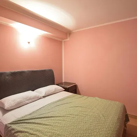 Gorgeous Apartment In Portigliola Appartamento *