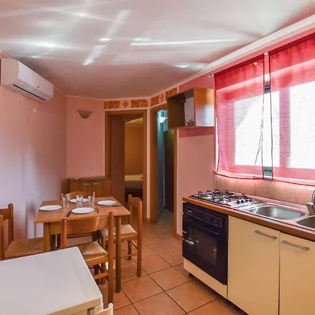 Gorgeous Apartment In Portigliola Appartamento