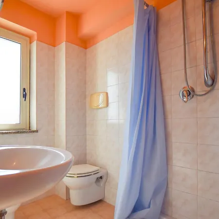 Gorgeous Apartment In Portigliola